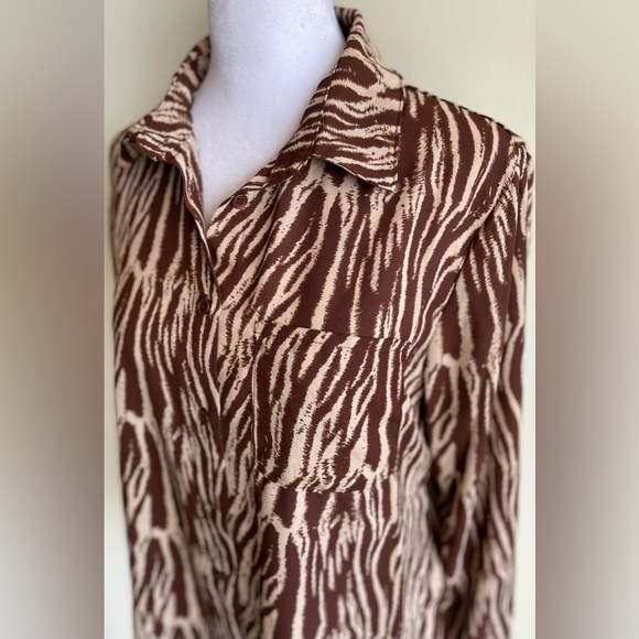 MIAMI ANIMAL PRINT BUTTON FRONT LONG SLEEVE BLOUSE SZ M - Picture 3 of 10